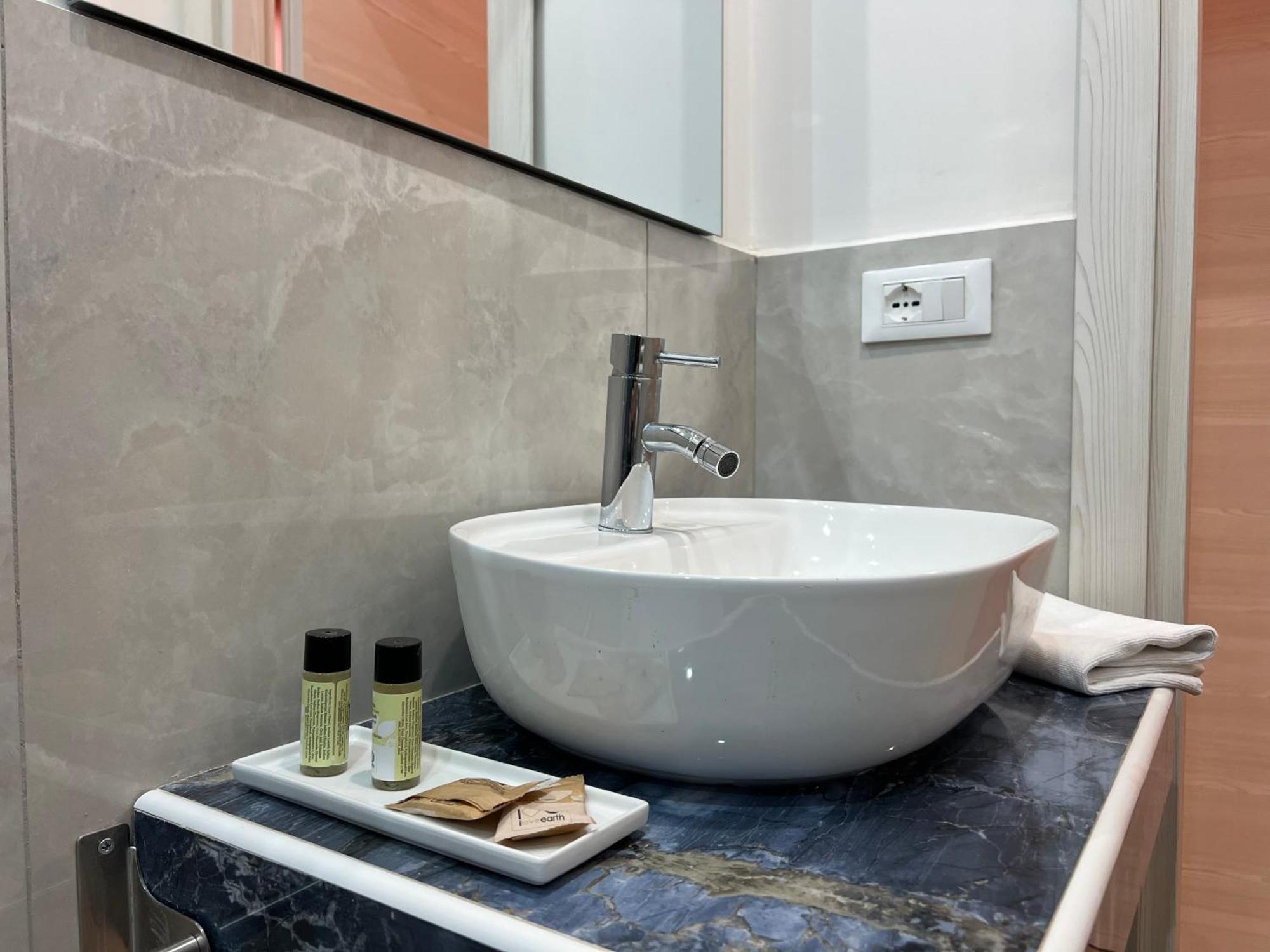 Ele Suites Pantheon Rome Bagian luar foto